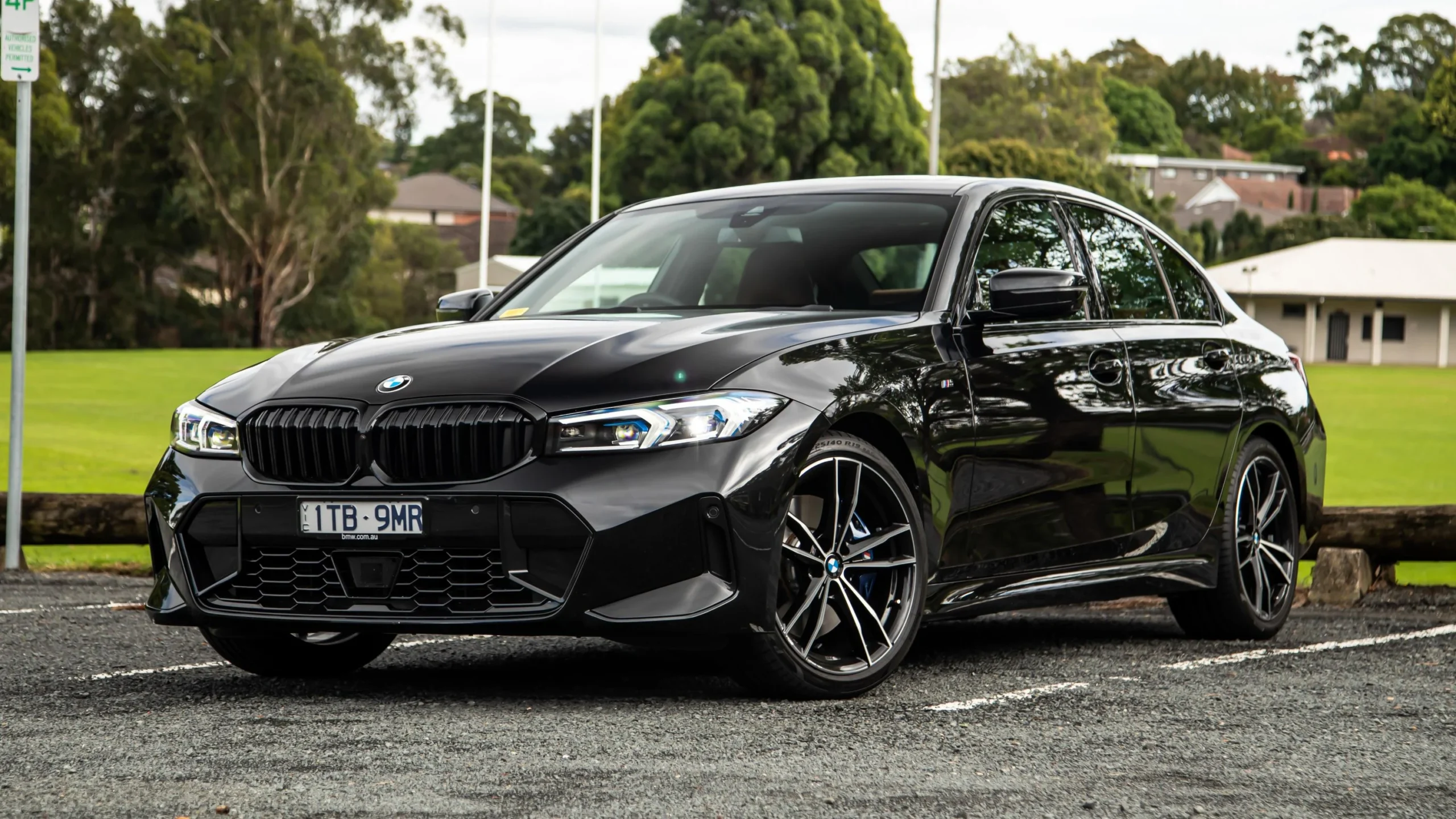 BMW 330i